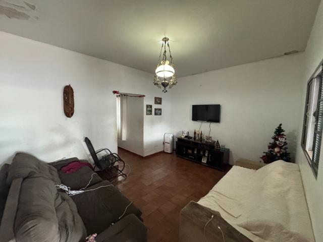 Casa / Sobrado para Venda em Uberlândia/MG Custódio Pereira 3 Quartos