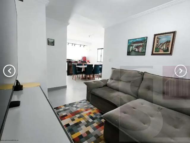 Casa / Sobrado para Venda em Uberlândia/MG Custódio Pereira 3 Quartos