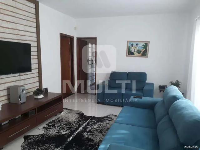 Casa / Sobrado para Venda em Uberlândia/MG Custódio Pereira 3 Quartos