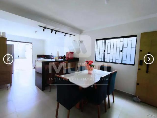 Casa / Sobrado para Venda em Uberlândia/MG Custódio Pereira 3 Quartos