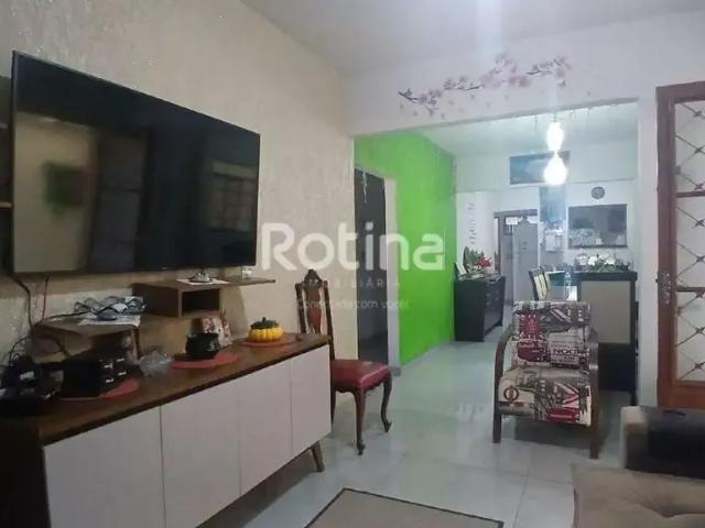 Casa / Sobrado para Venda em Uberlândia/MG Custódio Pereira 3 Quartos