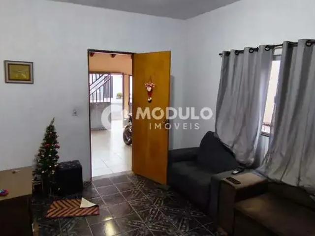 Casa / Sobrado para Venda em Uberlândia/MG Aclimação 4 Quartos