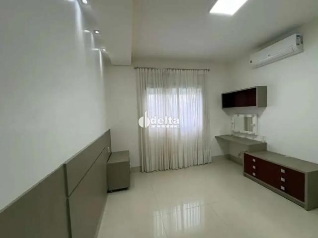 Casa / Sobrado para Venda em Uberlândia/MG Alto Umuarama 5 Quartos