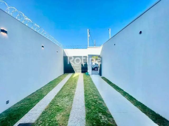Casa / Sobrado para Venda em Uberlândia/MG Alto Umuarama 3 Quartos