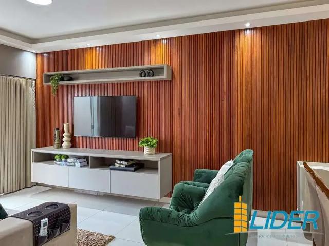 Casa / Sobrado para Venda em Uberlândia/MG Alto Umuarama 3 Quartos