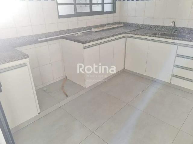 Casa / Sobrado para Venda em Uberlândia/MG Alto Umuarama 3 Quartos