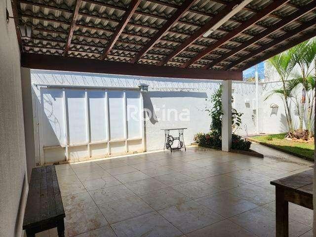 Casa / Sobrado para Venda em Uberlândia/MG Bosque dos Buritis 4 Quartos