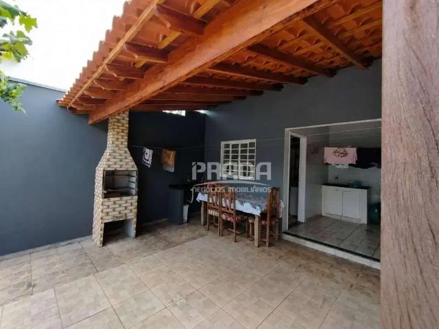 Casa / Sobrado para Venda em Uberlândia/MG Brasil 3 Quartos