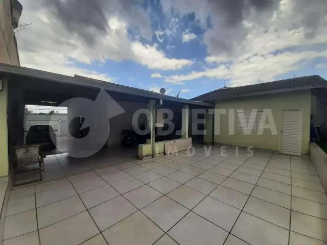Casa / Sobrado para Venda em Uberlândia/MG Buritis 4 Quartos