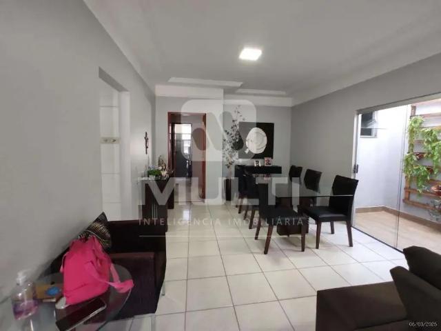 Casa / Sobrado para Venda em Uberlândia/MG Granada 3 Quartos