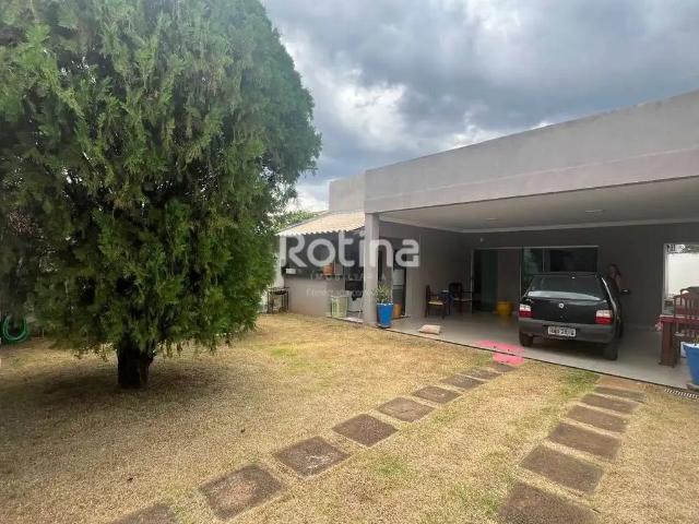 Casa / Sobrado para Venda em Uberlândia/MG Granada 3 Quartos