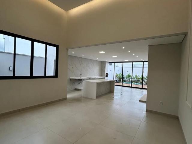 Casa / Sobrado para Venda em Uberlândia/MG Grand Ville 3 Quartos