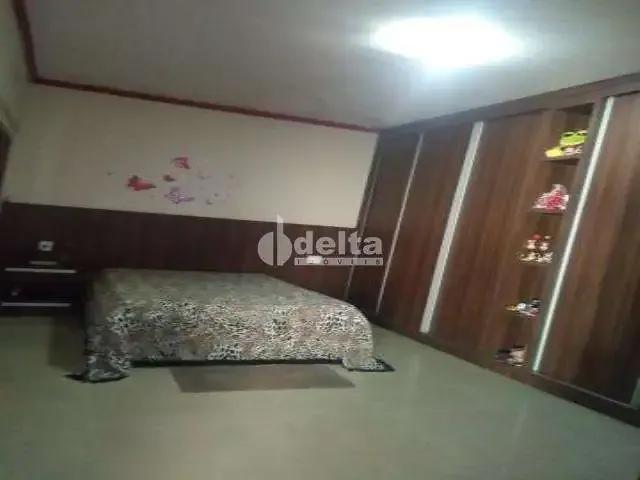 Casa / Sobrado para Venda em Uberlândia/MG Guarani 3 Quartos