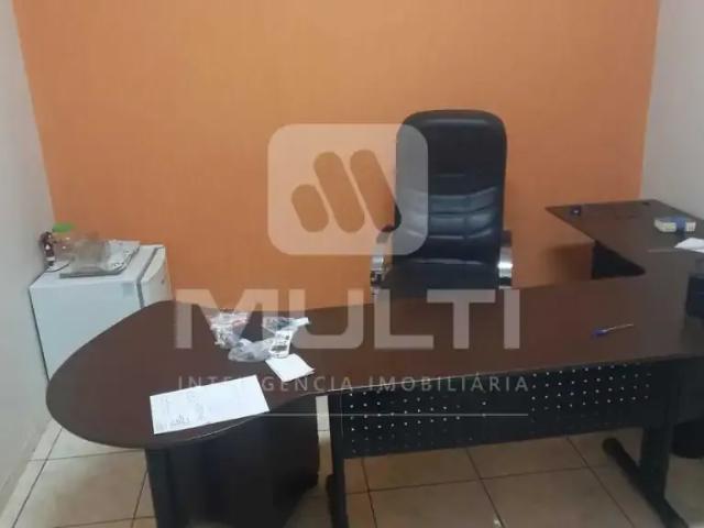 Casa / Sobrado para Venda em Uberlândia/MG Distrito Industrial 1 Quartos