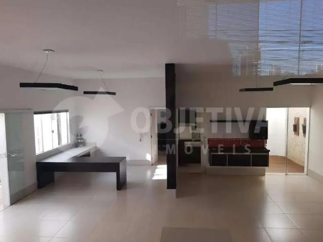 Casa / Sobrado para Venda em Uberlândia/MG Fundinho 3 Quartos