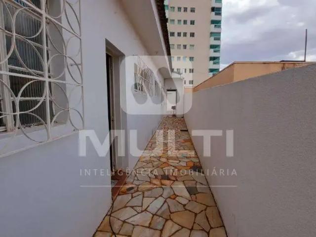Casa / Sobrado para Venda em Uberlândia/MG Fundinho 3 Quartos