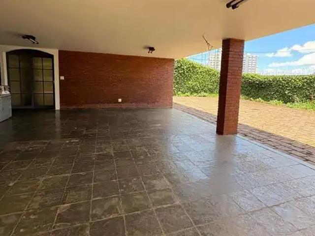 Casa / Sobrado para Venda em Uberlândia/MG Fundinho 5 Quartos