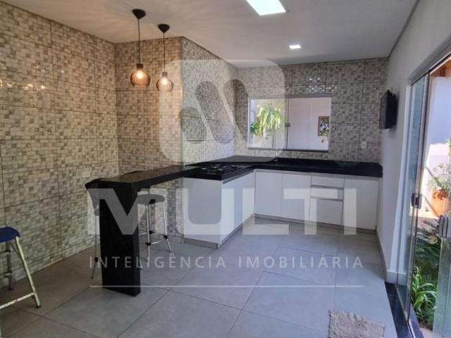 Casa / Sobrado para Venda em Uberlândia/MG Jaraguá 4 Quartos