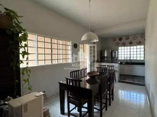 Casa / Sobrado para Venda em Uberlândia/MG Jaraguá 4 Quartos