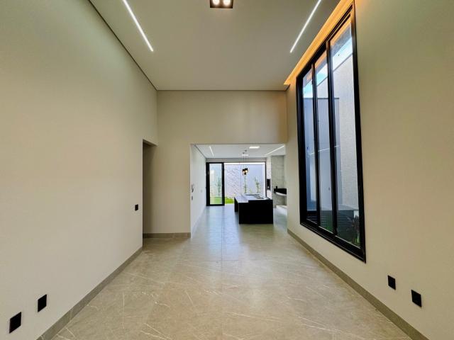 Casa / Sobrado para Venda em Uberlândia/MG Jardim Botânico 3 Quartos
