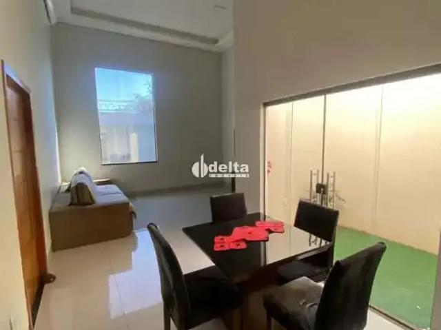 Casa / Sobrado para Venda em Uberlândia/MG Jardim Botânico 4 Quartos