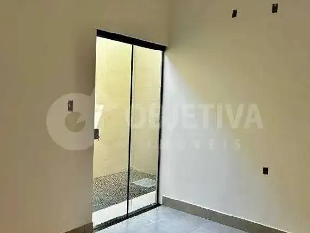 Casa / Sobrado para Venda em Uberlândia/MG Jardim Canaã 3 Quartos
