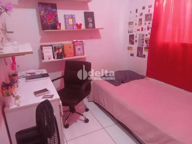 Casa / Sobrado para Venda em Uberlândia/MG Jardim Canaã 3 Quartos