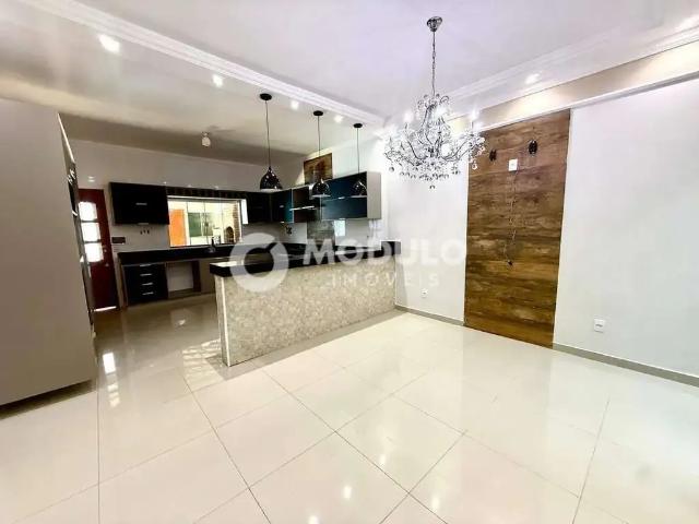 Casa / Sobrado para Venda em Uberlândia/MG Jardim Canaã 3 Quartos