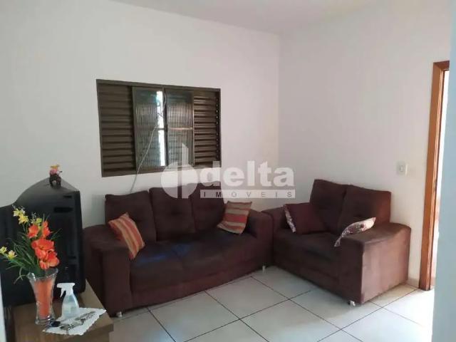 Casa / Sobrado para Venda em Uberlândia/MG Jardim das Palmeiras 3 Quartos