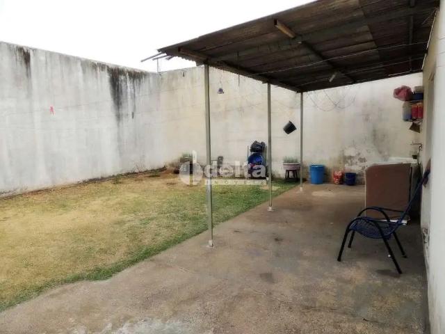 Casa / Sobrado para Venda em Uberlândia/MG Jardim das Palmeiras 3 Quartos