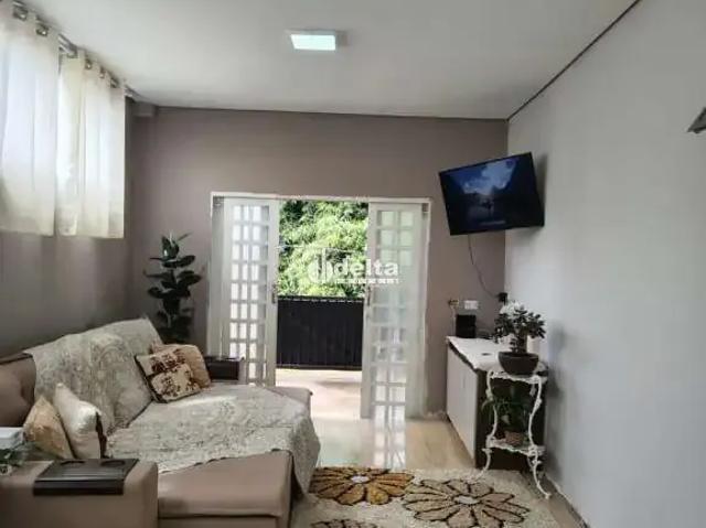 Casa / Sobrado para Venda em Uberlândia/MG Jardim das Palmeiras 2 Quartos
