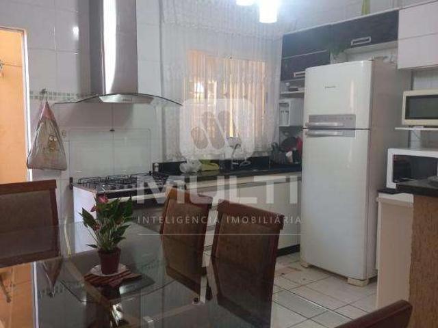 Casa / Sobrado para Venda em Uberlândia/MG Jardim das Palmeiras 4 Quartos
