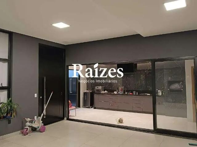 Casa / Sobrado para Venda em Uberlândia/MG Jardim das Palmeiras 5 Quartos