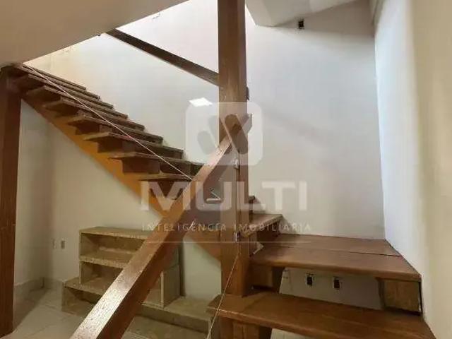 Casa / Sobrado para Venda em Uberlândia/MG Jardim Europa 5 Quartos