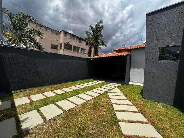 Casa / Sobrado para Venda em Uberlândia/MG Jardim Europa 3 Quartos