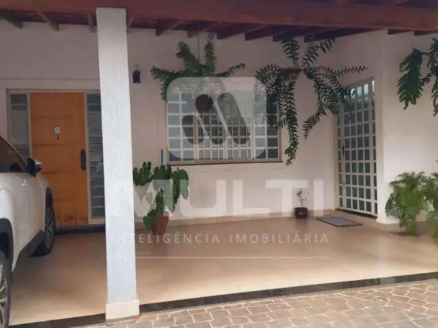 Casa / Sobrado para Venda em Uberlândia/MG Jardim Finotti 5 Quartos
