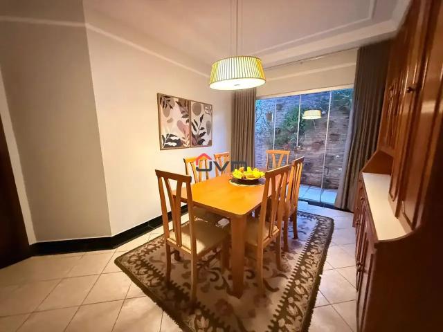 Casa / Sobrado para Venda em Uberlândia/MG Jardim Inconfidência 3 Quartos