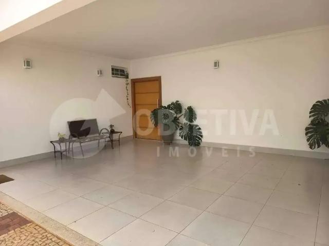 Casa / Sobrado para Venda em Uberlândia/MG Jardim Karaíba 3 Quartos