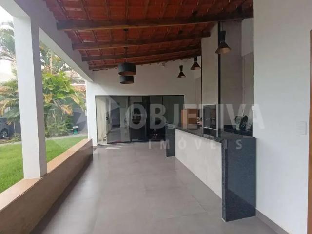 Casa / Sobrado para Venda em Uberlândia/MG Jardim Karaíba 3 Quartos