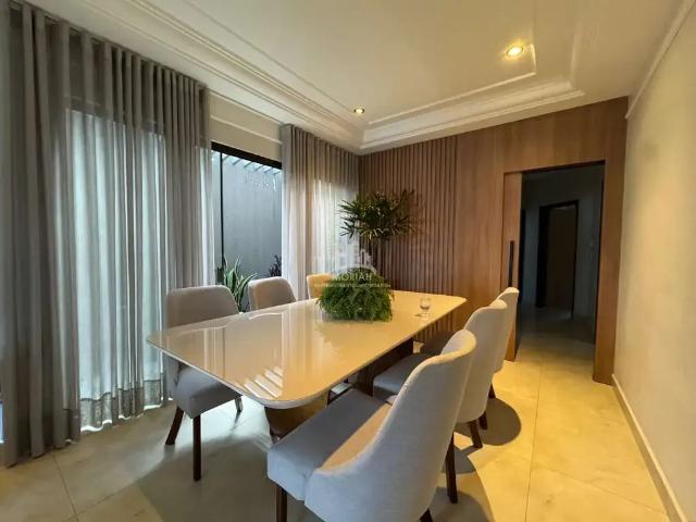 Casa / Sobrado para Venda em Uberlândia/MG Jardim Karaíba 3 Quartos