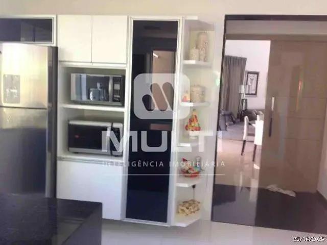Casa / Sobrado para Venda em Uberlândia/MG Jardim Karaíba 4 Quartos