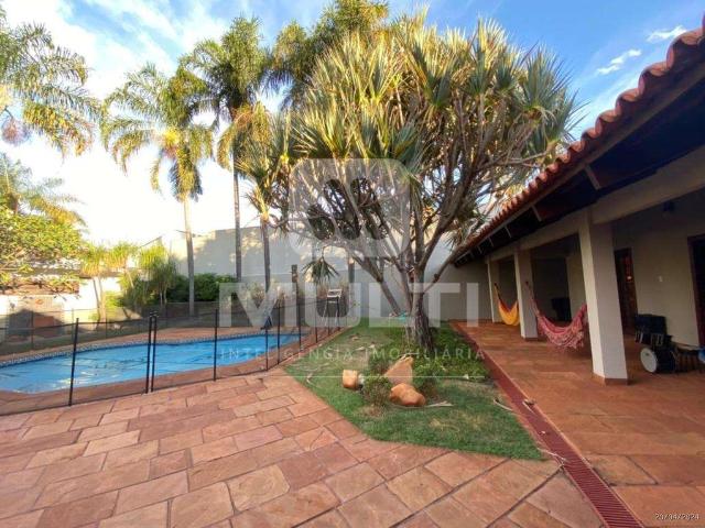 Casa / Sobrado para Venda em Uberlândia/MG Jardim Karaíba 4 Quartos
