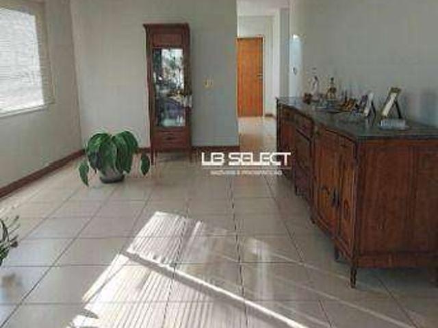 Casa / Sobrado para Venda em Uberlândia/MG Jardim Karaíba 4 Quartos