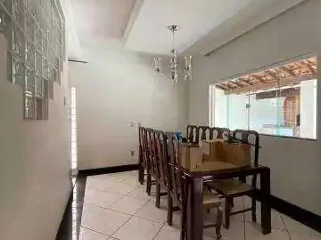 Casa / Sobrado para Venda em Uberlândia/MG Jardim Karaíba 4 Quartos