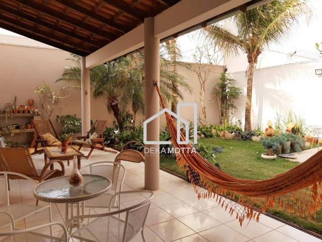 Casa / Sobrado para Venda em Uberlândia/MG Jardim Karaíba 4 Quartos