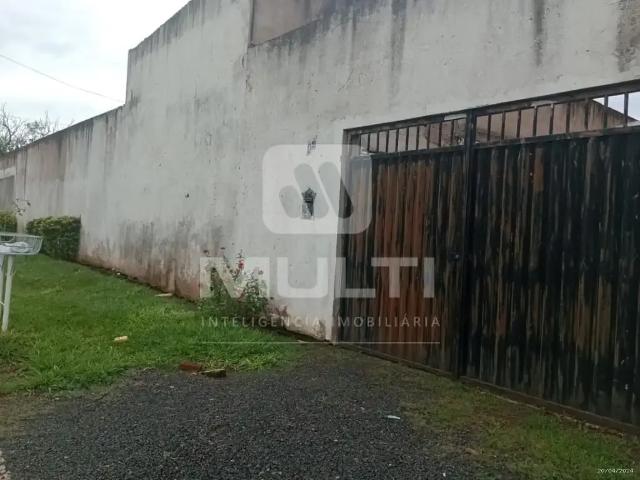 Casa / Sobrado para Venda em Uberlândia/MG Jardim Karaíba 8 Quartos