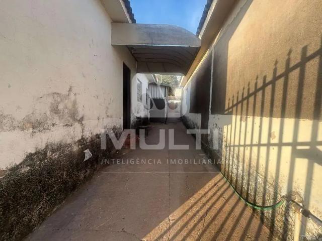 Casa / Sobrado para Venda em Uberlândia/MG Osvaldo Rezende 2 Quartos