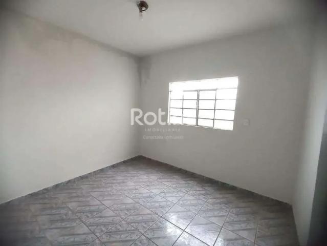 Casa / Sobrado para Venda em Uberlândia/MG Osvaldo Rezende 3 Quartos