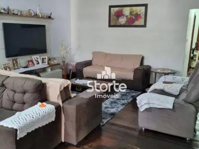 Casa / Sobrado para Venda em Uberlândia/MG Osvaldo Rezende 3 Quartos