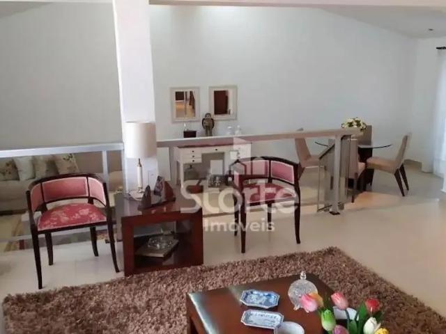 Casa / Sobrado para Venda em Uberlândia/MG Osvaldo Rezende 4 Quartos